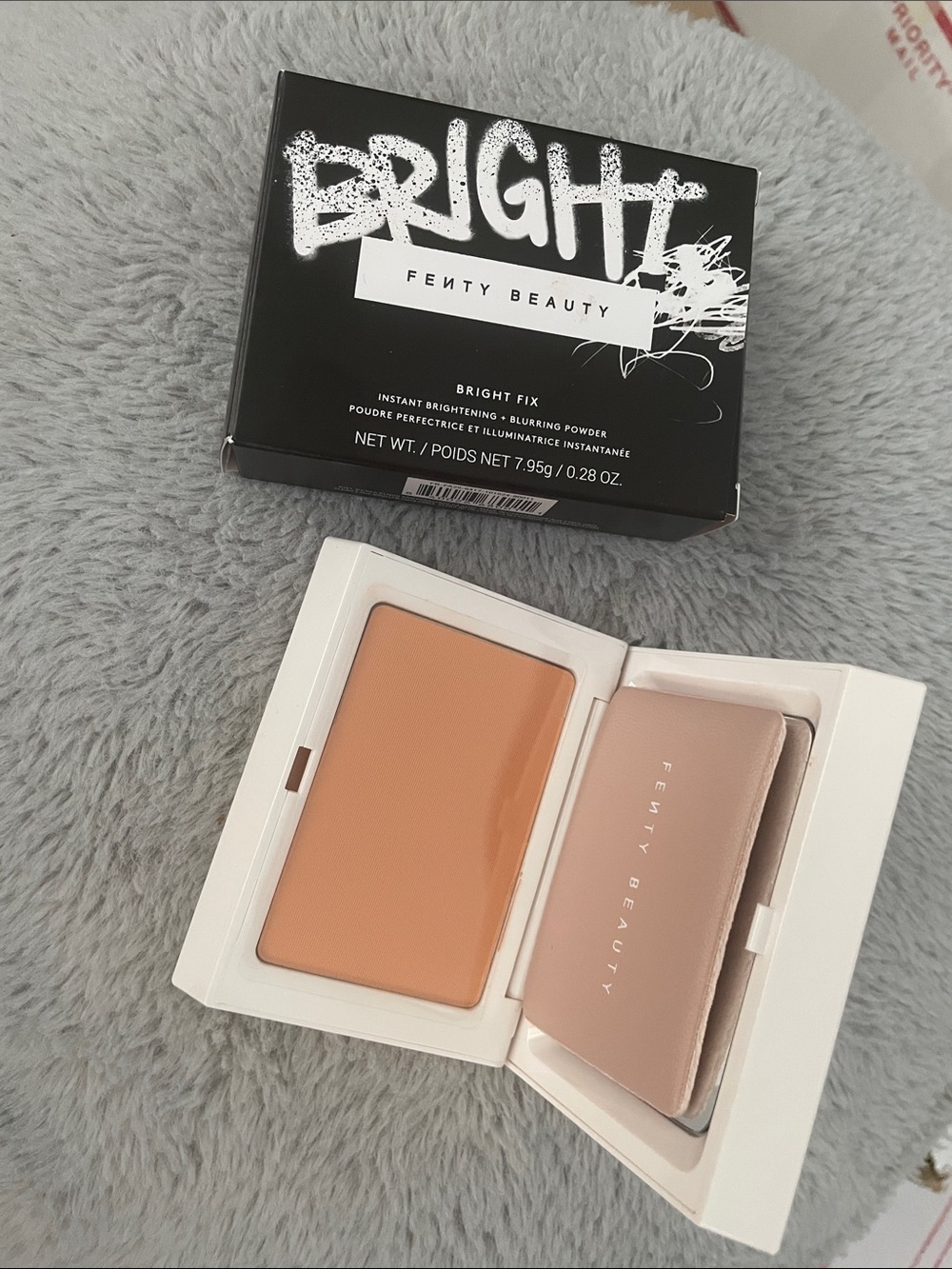 Fenty Beauty Bright Fix Powder - Warm Beige/Tan